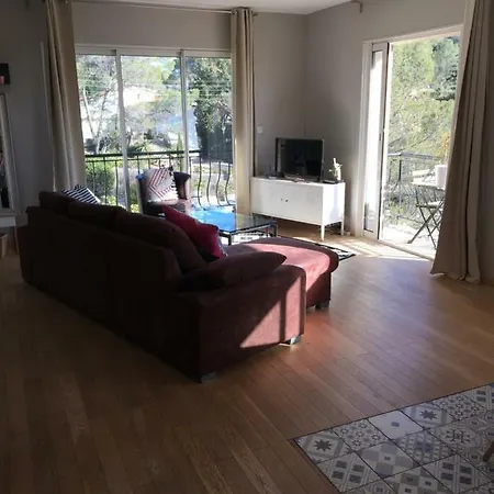 Homestay Haut De Boulouris *