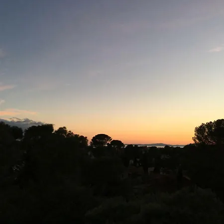 Homestay Haut De Boulouris Saint-Raphael (Var)